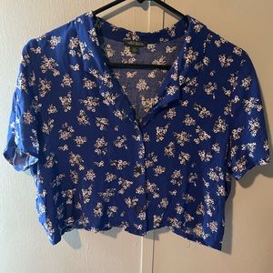 Wild Fable cropped button up floral shirt